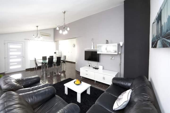 Sime Apartment